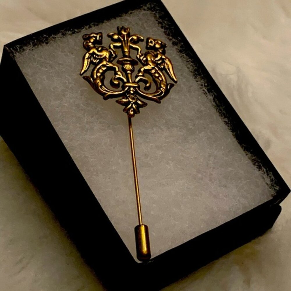 Vintage Double Lion Crest Stick Pin Shield Brooch Copper Tone Lapel